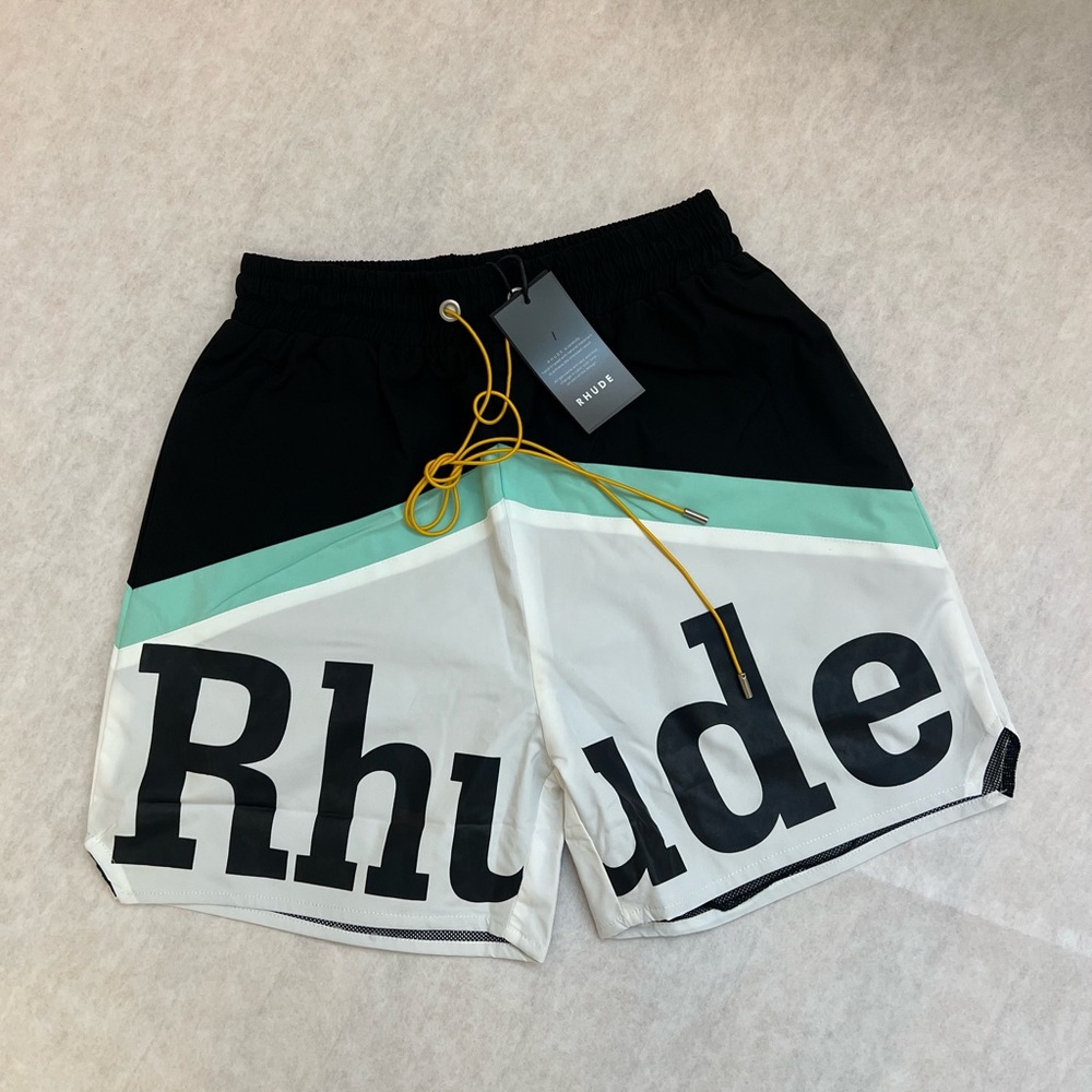 RHUDE LOGO PRINT SHORTS
Size: Men’s